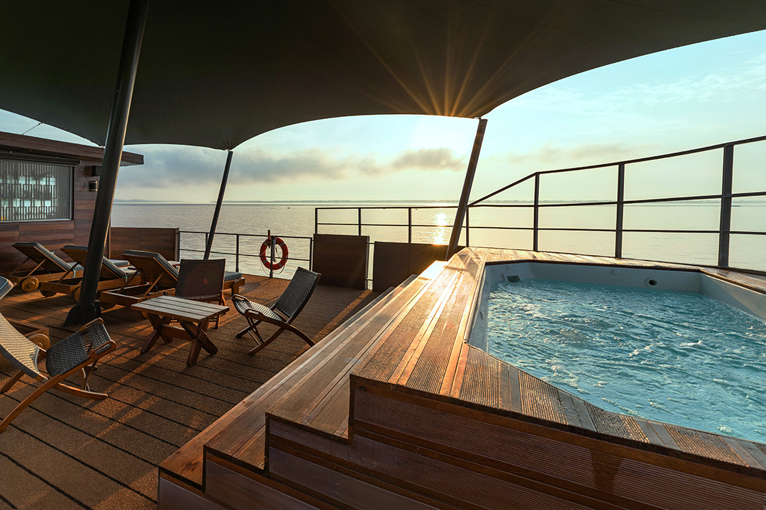 Aria Amazon - Outdoor Lounge ＆ Jacuzzi
