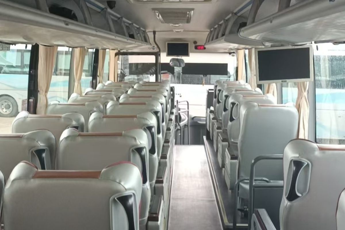 三排座遊覽車舒適座椅